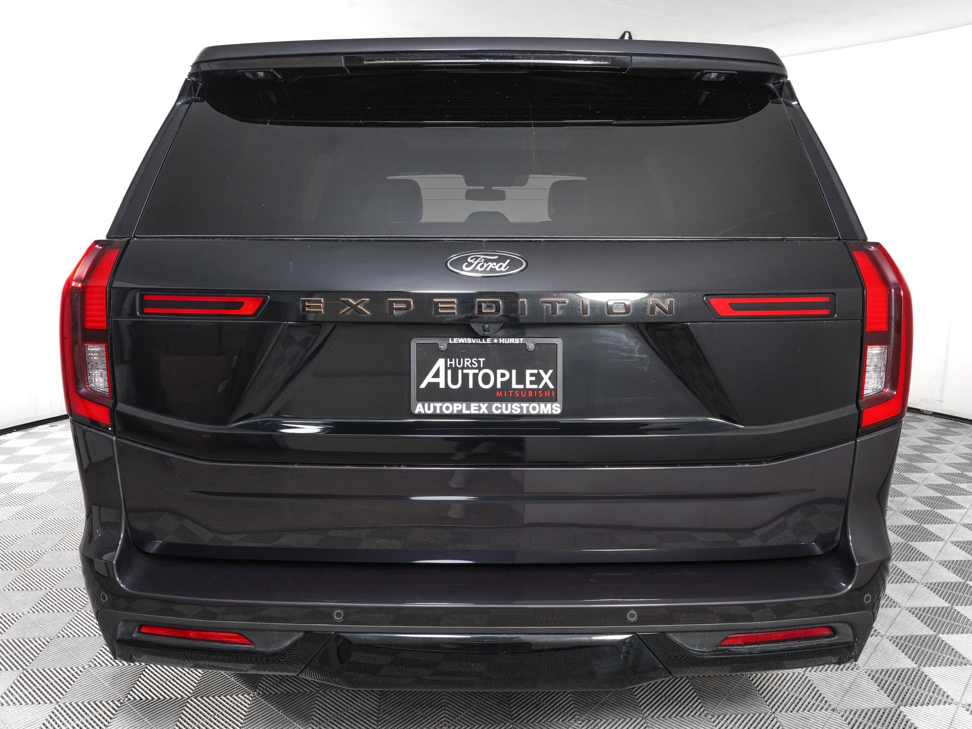 Used 2025 Ford Expedition Tremor AWD/4WD image 5