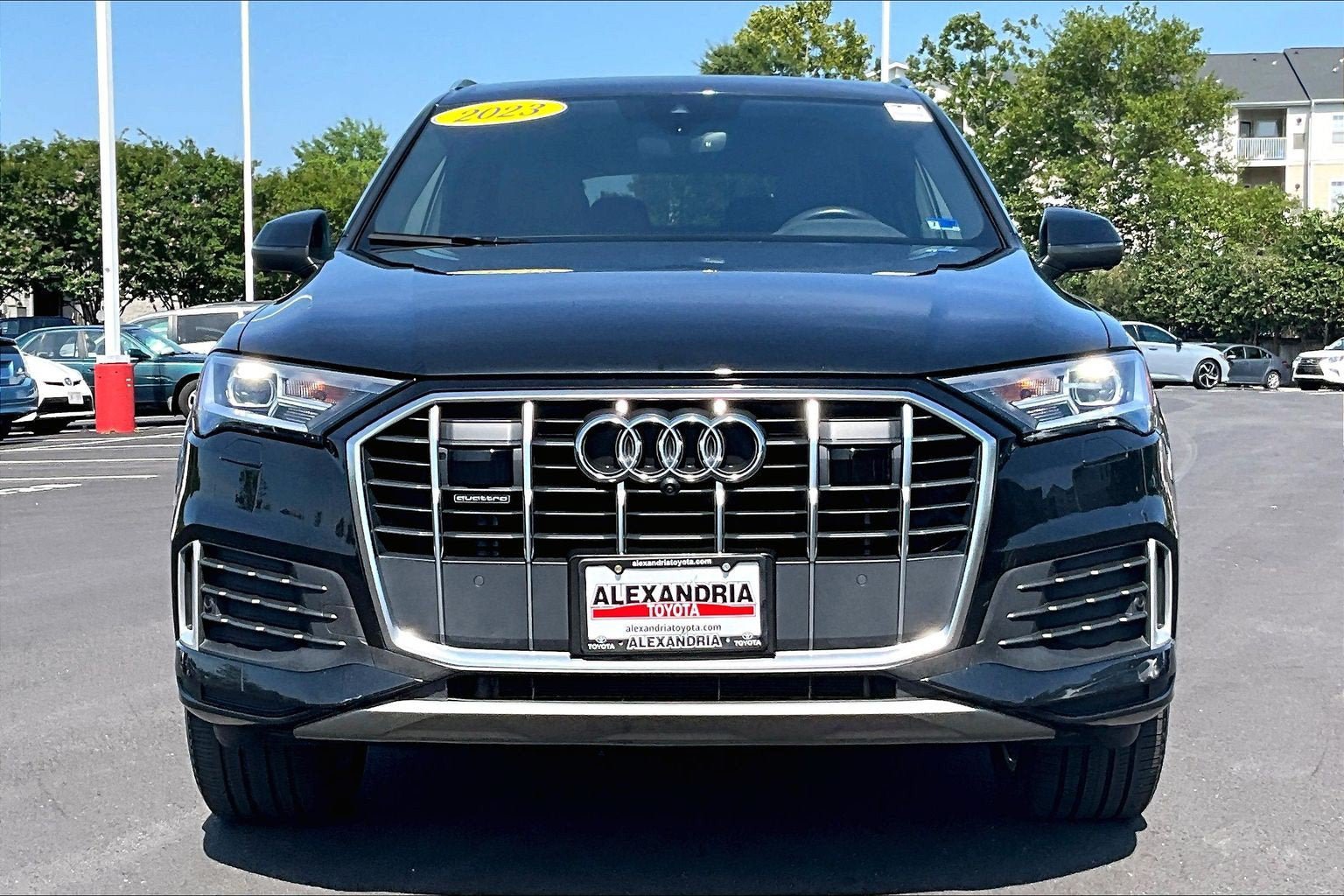 Used 2023 Audi Q7 2.0T Premium w/ Convenience Package AWD/4WD image 3