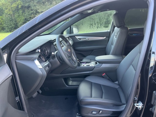 New 2025 Cadillac XT5 Luxury w/ LPO, Floor Liner Package image 16