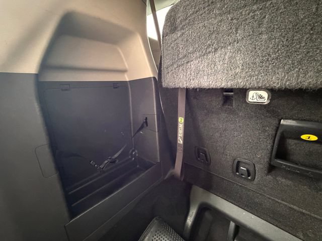 Used 2022 Toyota Sienna XLE FWD image 40