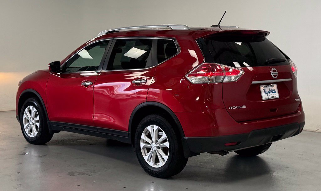 Used 2015 Nissan Rogue SV w/ SV Moonroof Package AWD/4WD image 4