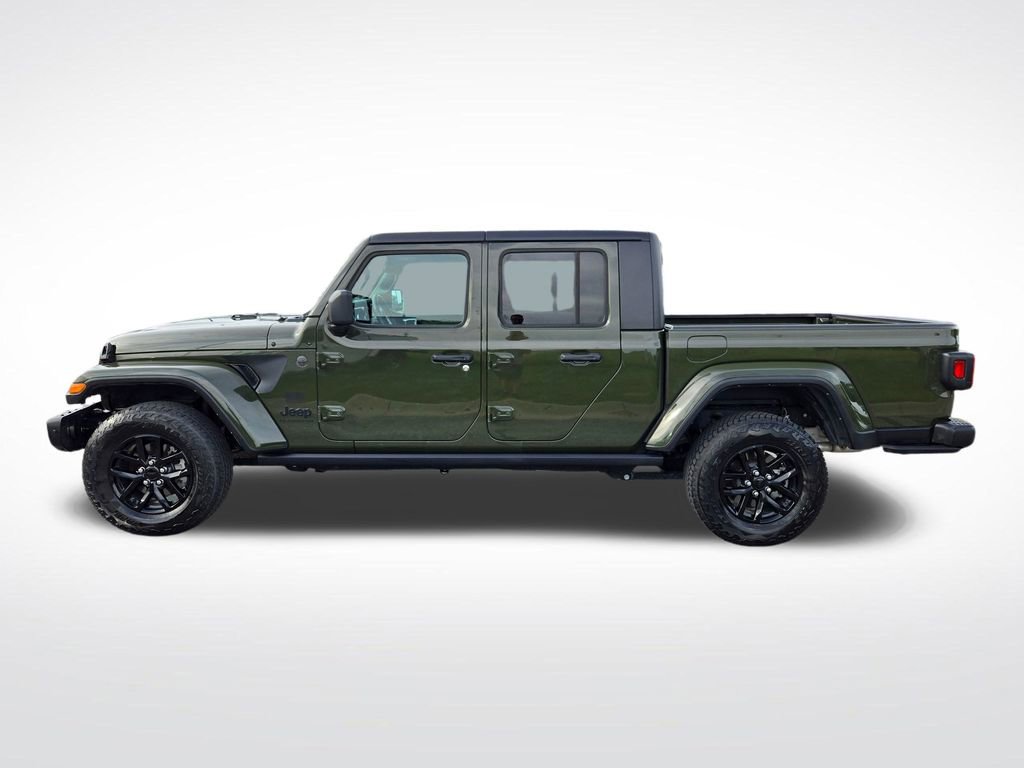 Used 2023 Jeep Gladiator Sport AWD/4WD image 9