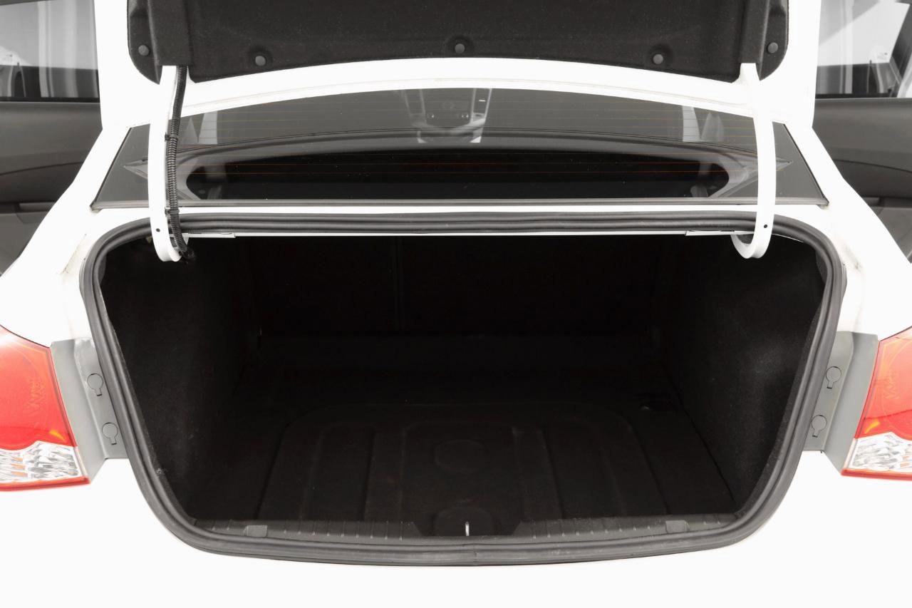 Used 2012 Chevrolet Cruze LT w/ RS Package image 25