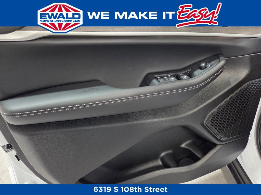 New 2025 Jeep Grand Cherokee Limited w/ Luxury Tech Group II image 14