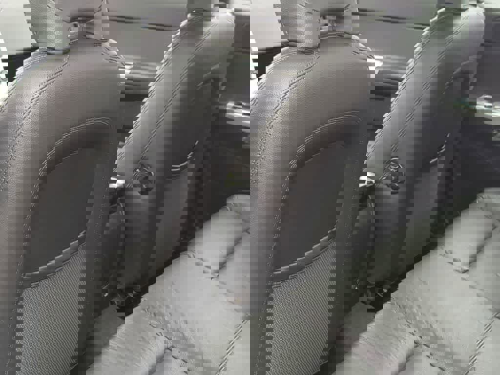 Used 2011 Volvo S40 T5 w/ Preferred Pkg FWD image 17