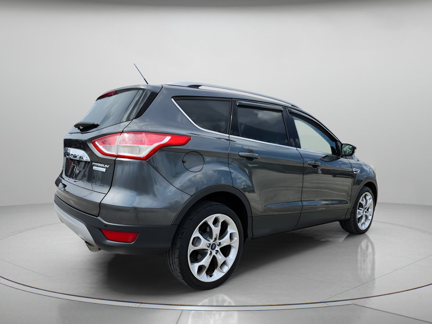 Used 2016 Ford Escape Titanium FWD image 3
