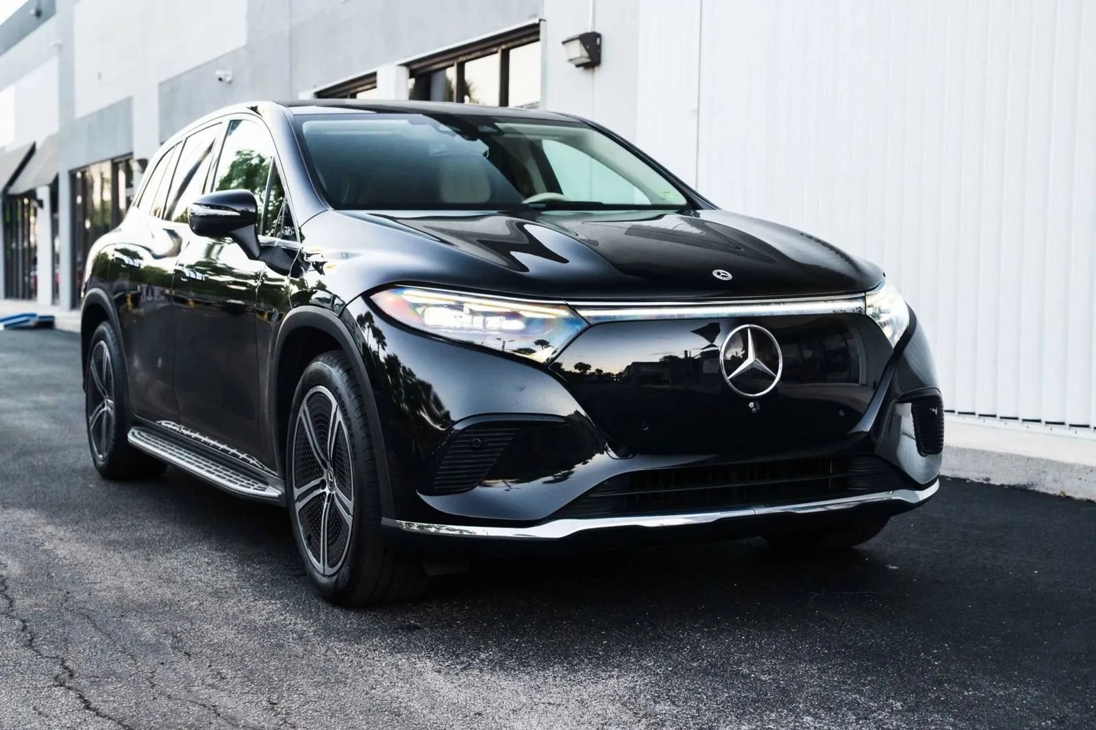Used 2023 Mercedes-Benz EQS 450+ 4MATIC SUV image 3
