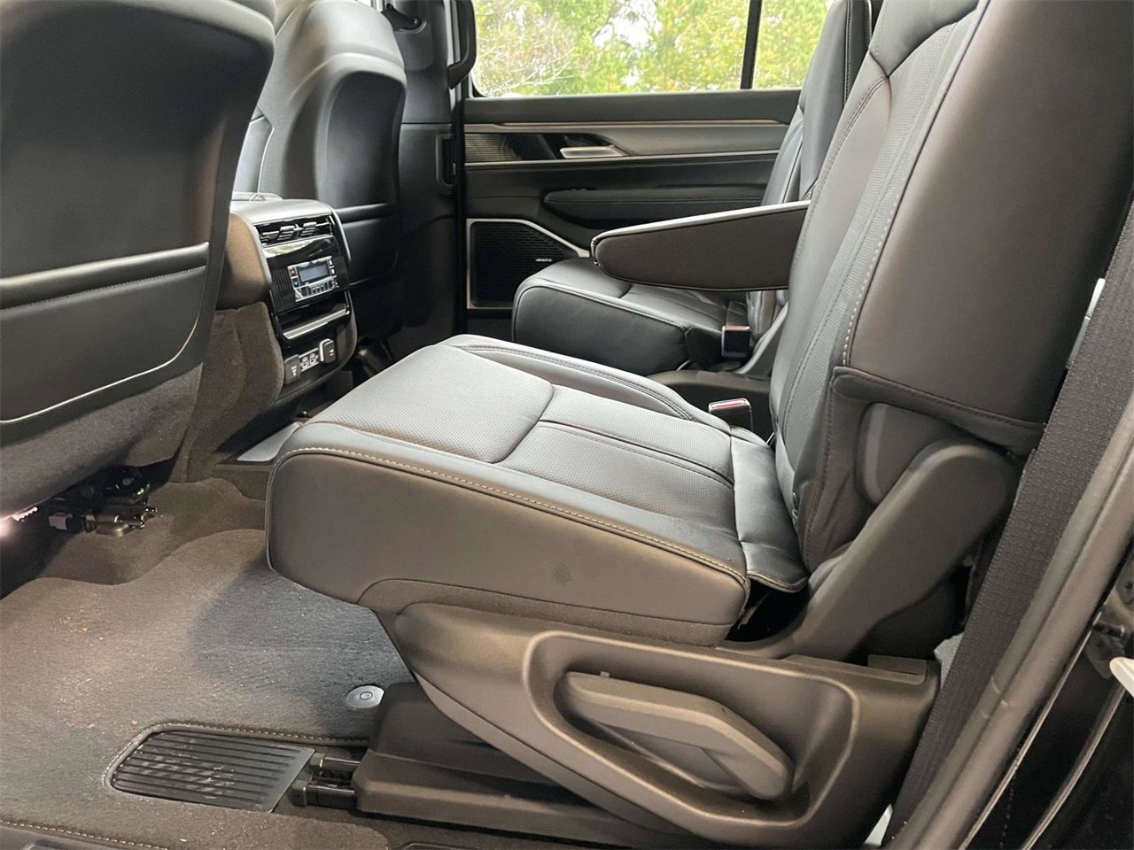 New 2025 Jeep Wagoneer Series II image 30