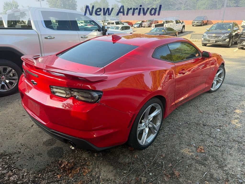 Used 2019 Chevrolet Camaro SS RWD image 4