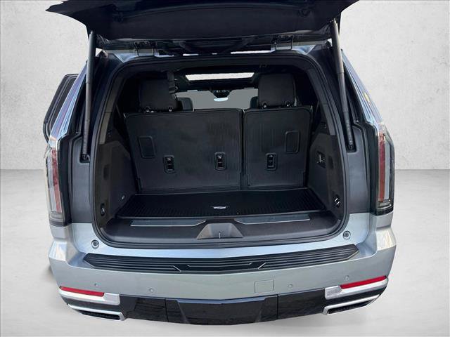 Used 2026 Cadillac Escalade Luxury w/ LPO, Floor Liner Package AWD/4WD image 5