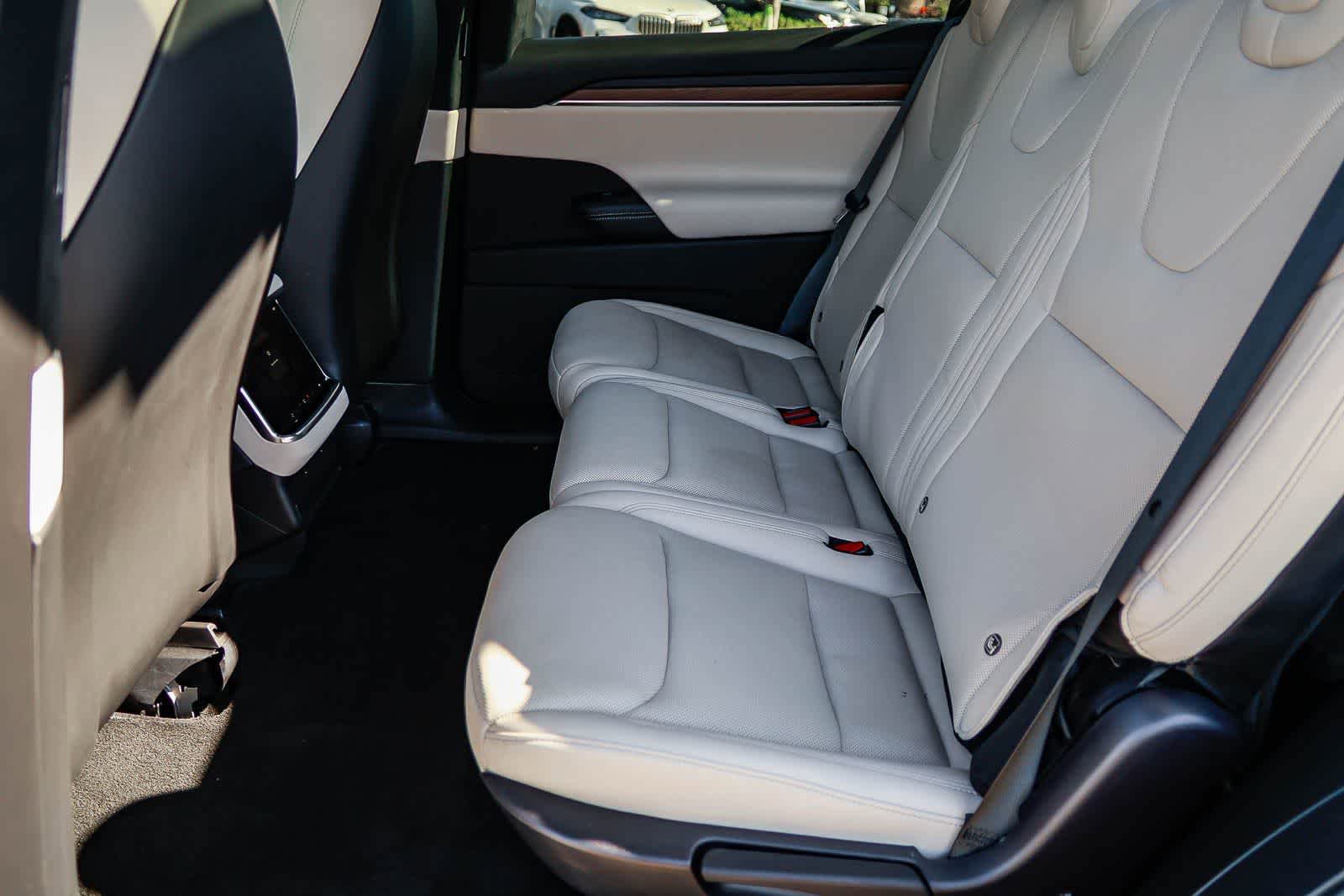 Used 2023 Tesla Model X AWD/4WD image 17