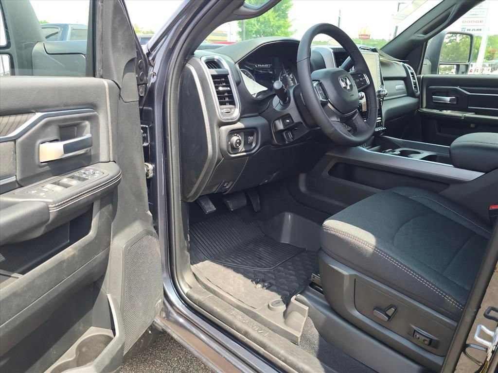 New 2027 RAM 3500 Big Horn AWD/4WD image 4