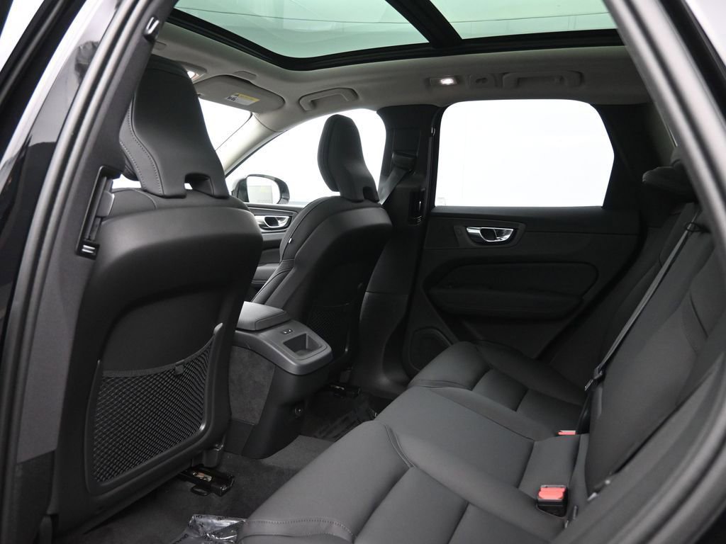 New 2026 Volvo XC60 B5 Plus w/ Protection Package Premier AWD/4WD image 24