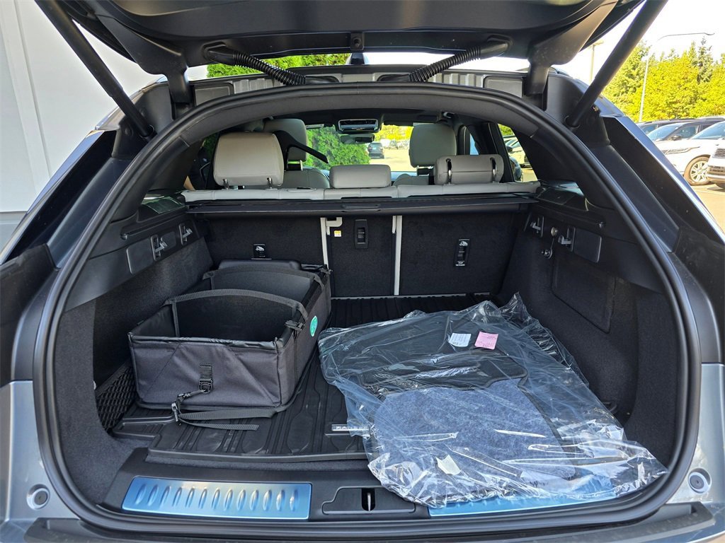 New 2026 Land Rover Range Rover Velar Dynamic SE image 27