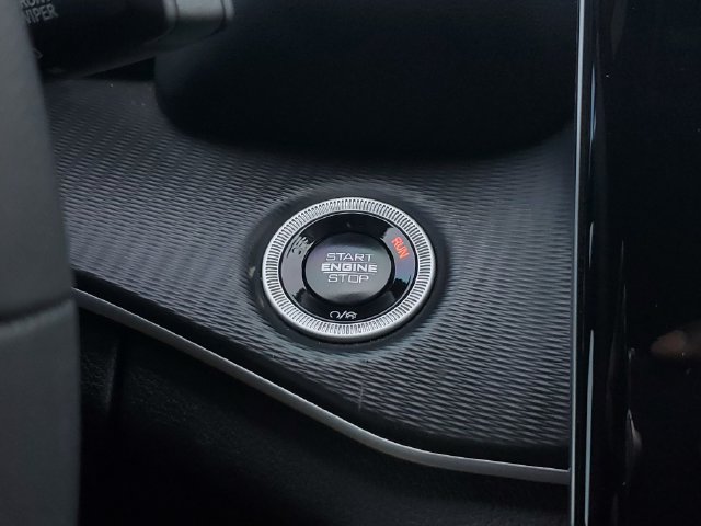 Certified 2024 Jeep Grand Cherokee Altitude RWD image 33