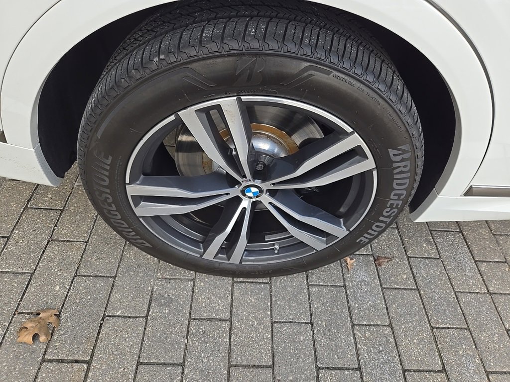 Used 2022 BMW X7 M50i image 12