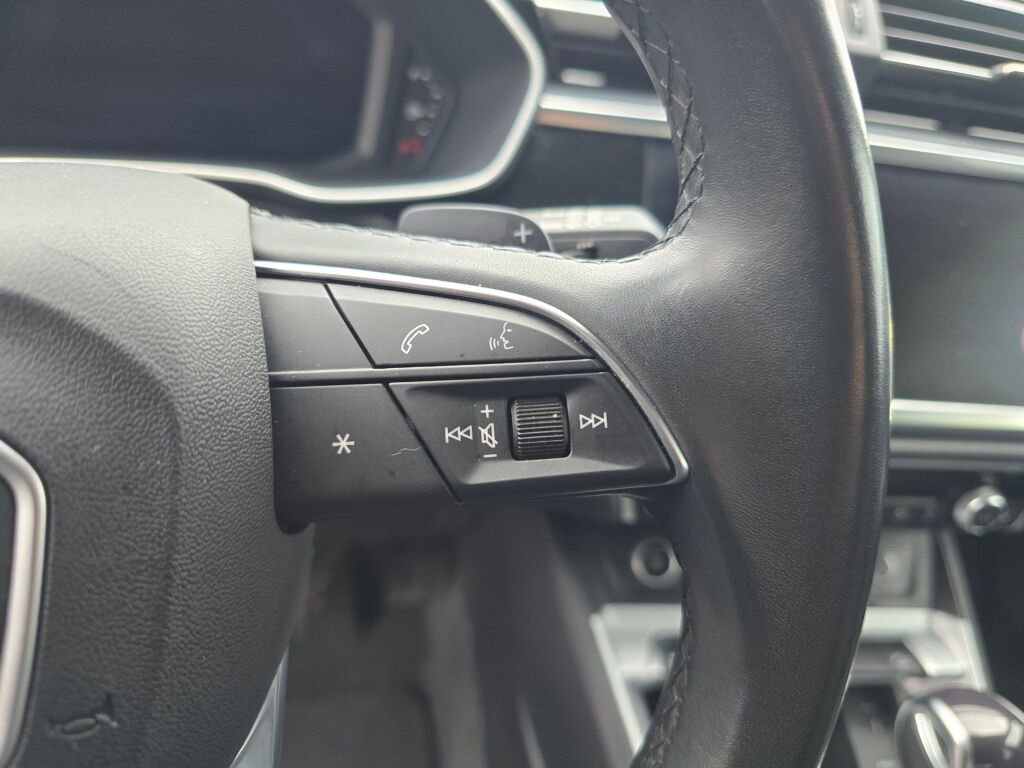 Used 2023 Audi Q3 2.0T Premium image 21