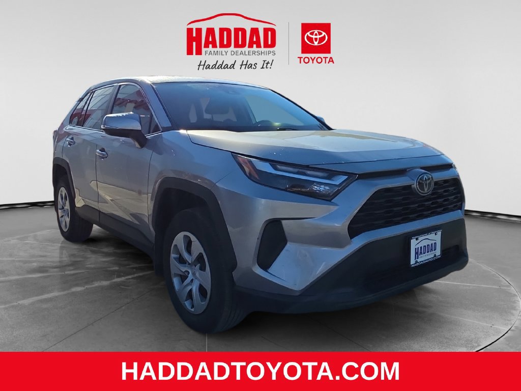 Used 2024 Toyota RAV4 LE AWD/4WD image 8