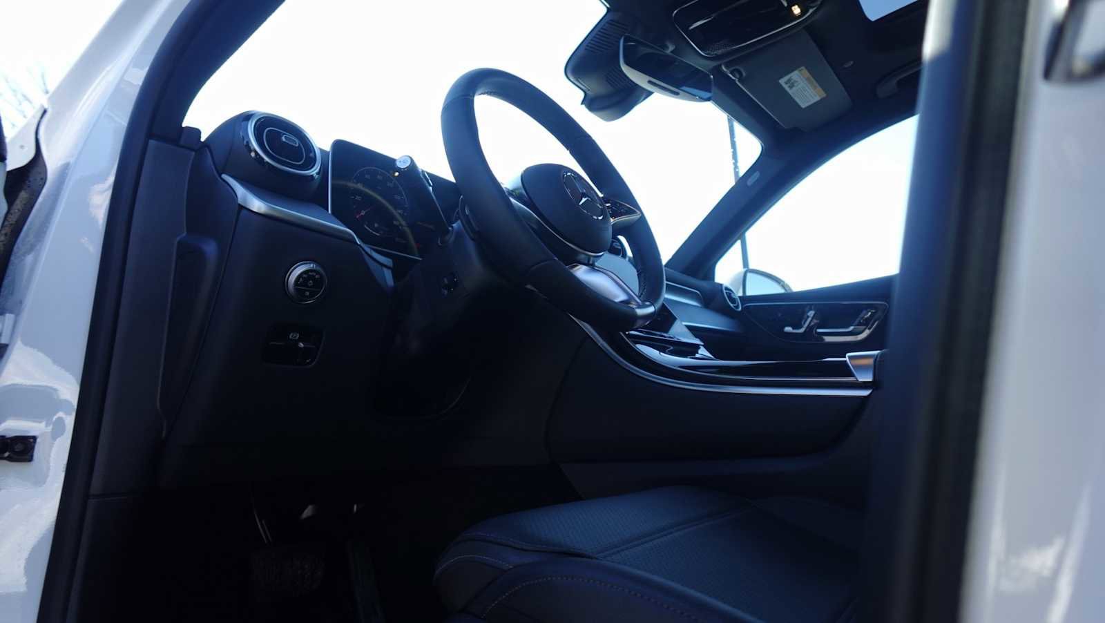 Used 2026 Mercedes-Benz GLC 300 4MATIC image 25