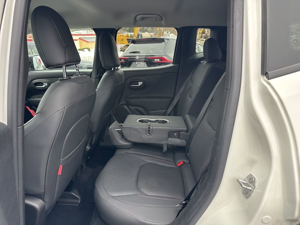 Used 2022 Jeep Renegade Trailhawk image 15