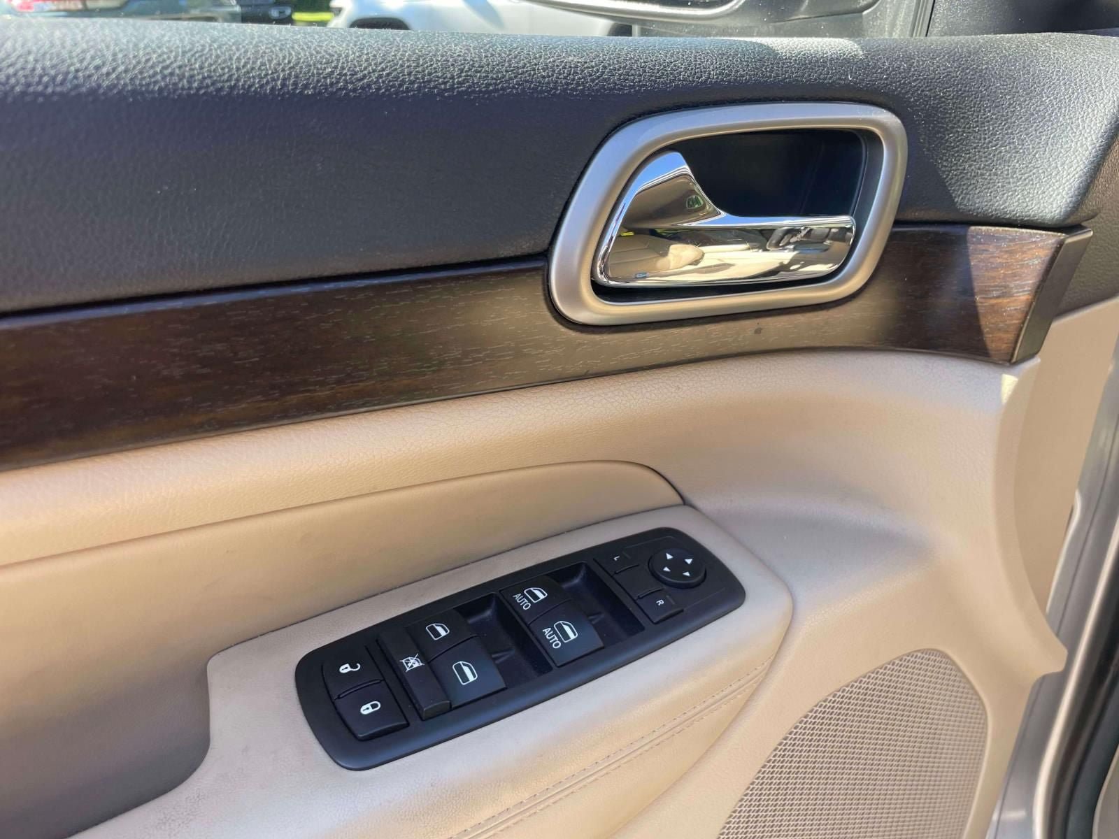 Used 2014 Jeep Grand Cherokee Laredo w/ Quick Order Package 23E AWD/4WD image 16