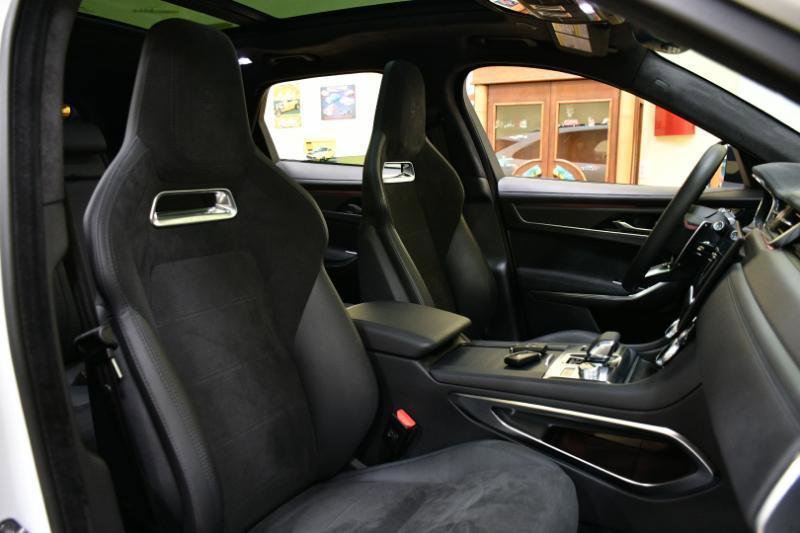 Used 2023 Jaguar F-PACE SVR AWD/4WD image 49