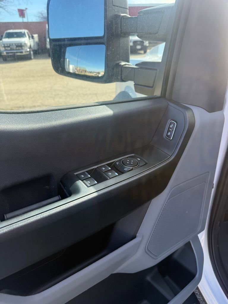 New 2026 Ford F550 4x4 Supercab Super Duty image 7