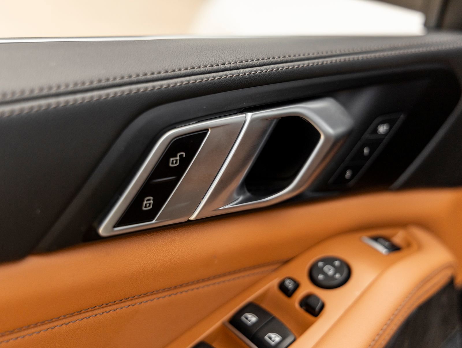 Used 2024 BMW X5 xDrive40i w/ Parking Assistance Package image 17