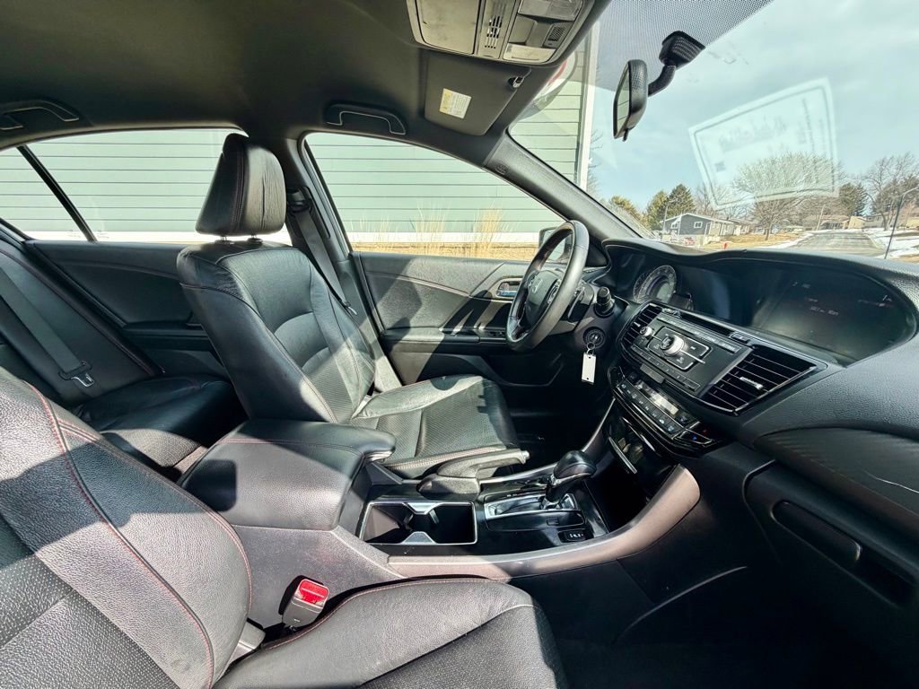 Used 2017 Honda Accord Sport Special Edition image 18