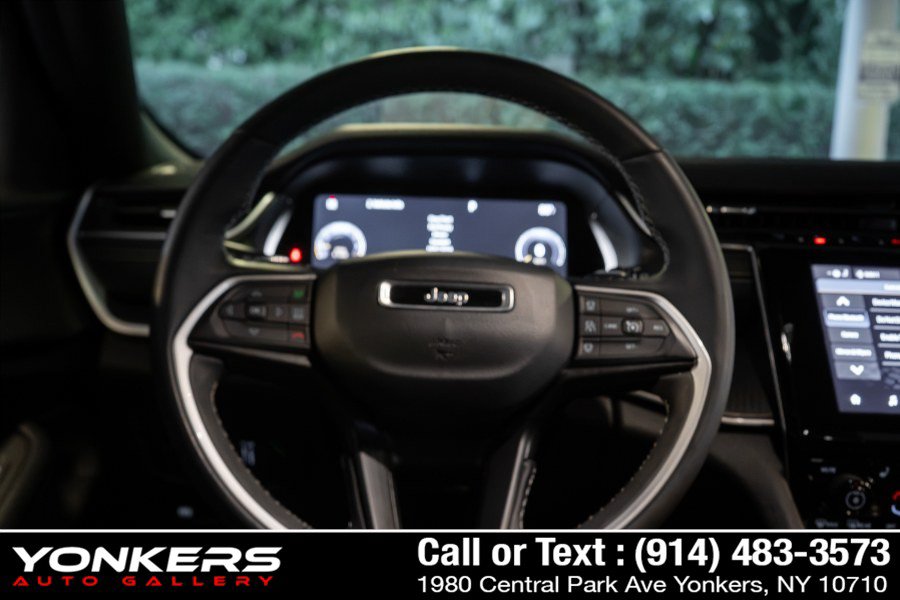 Used 2023 Jeep Grand Cherokee L Laredo AWD/4WD image 68