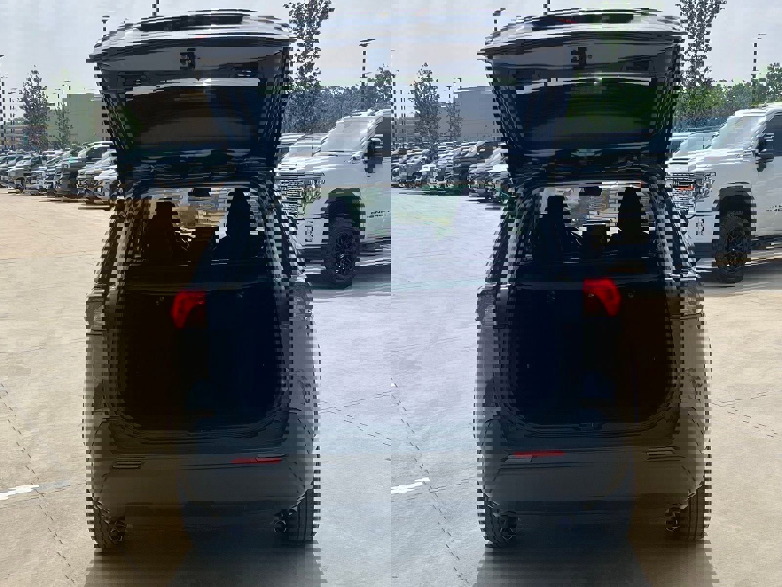 Used 2022 Toyota RAV4 LE FWD image 15