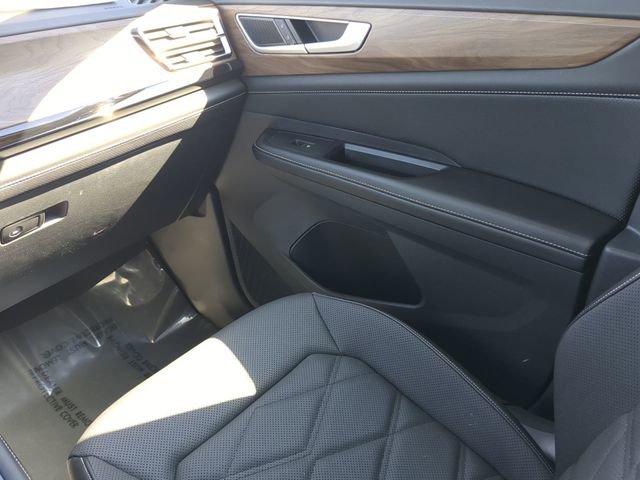 Certified 2024 Volkswagen Atlas SE image 17