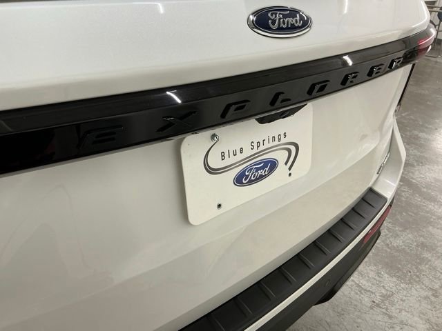 Used 2025 Ford Explorer ST-Line image 6