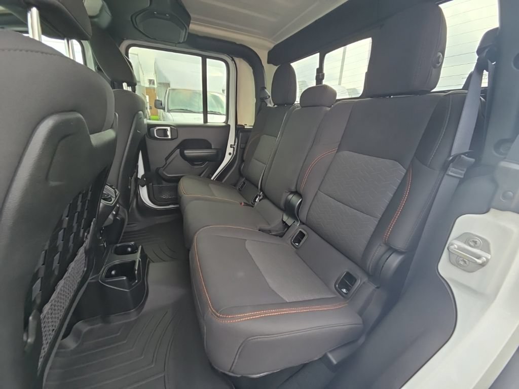 Used 2022 Jeep Gladiator Mojave w/ Cold Weather Group AWD/4WD image 21