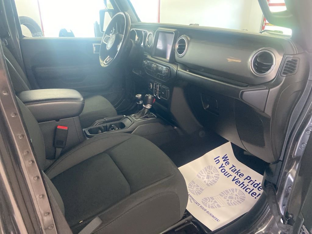 Used 2018 Jeep Wrangler Unlimited Sahara AWD/4WD image 26