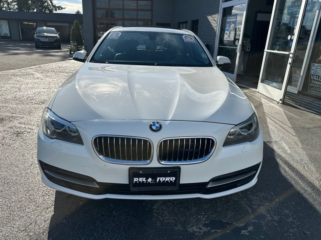 Used 2014 BMW 528i xDrive Sedan AWD/4WD image 3