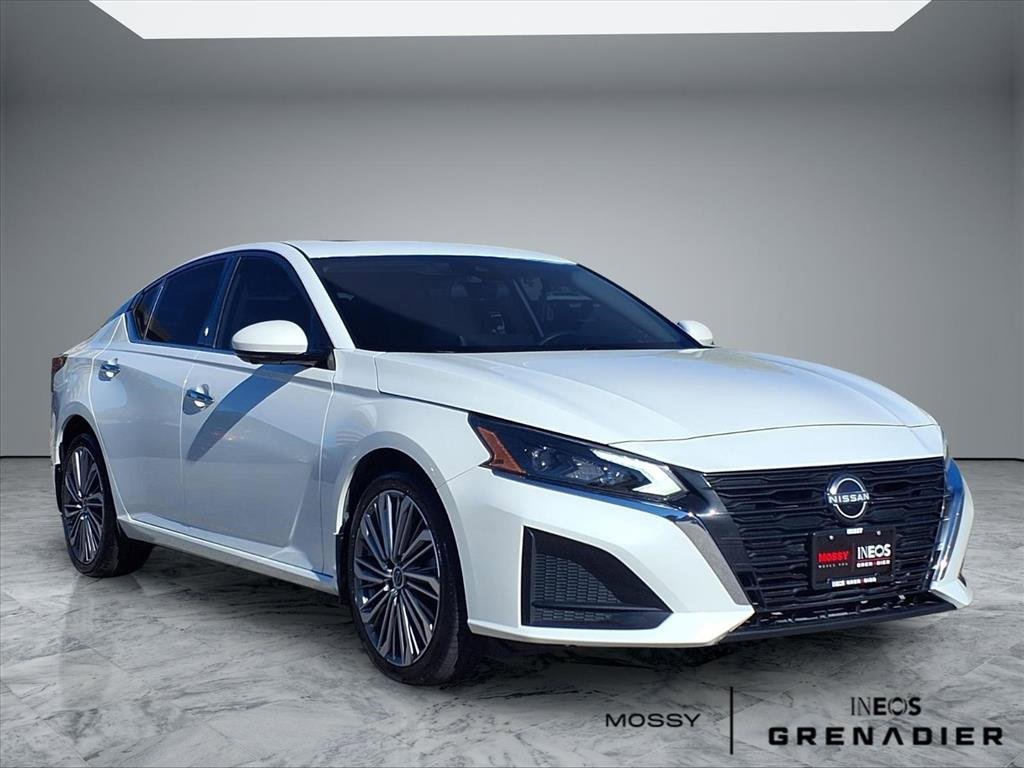 Used 2023 Nissan Altima 2.5 SL image 1