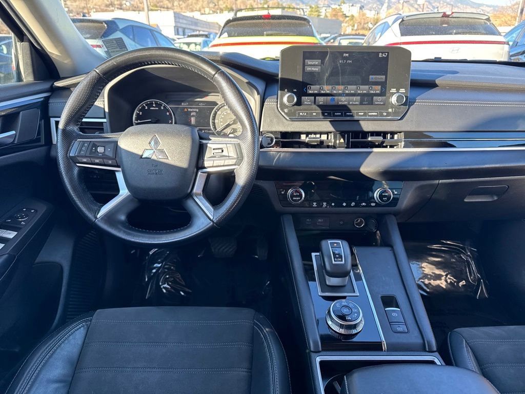 Used 2022 Mitsubishi Outlander SE image 39