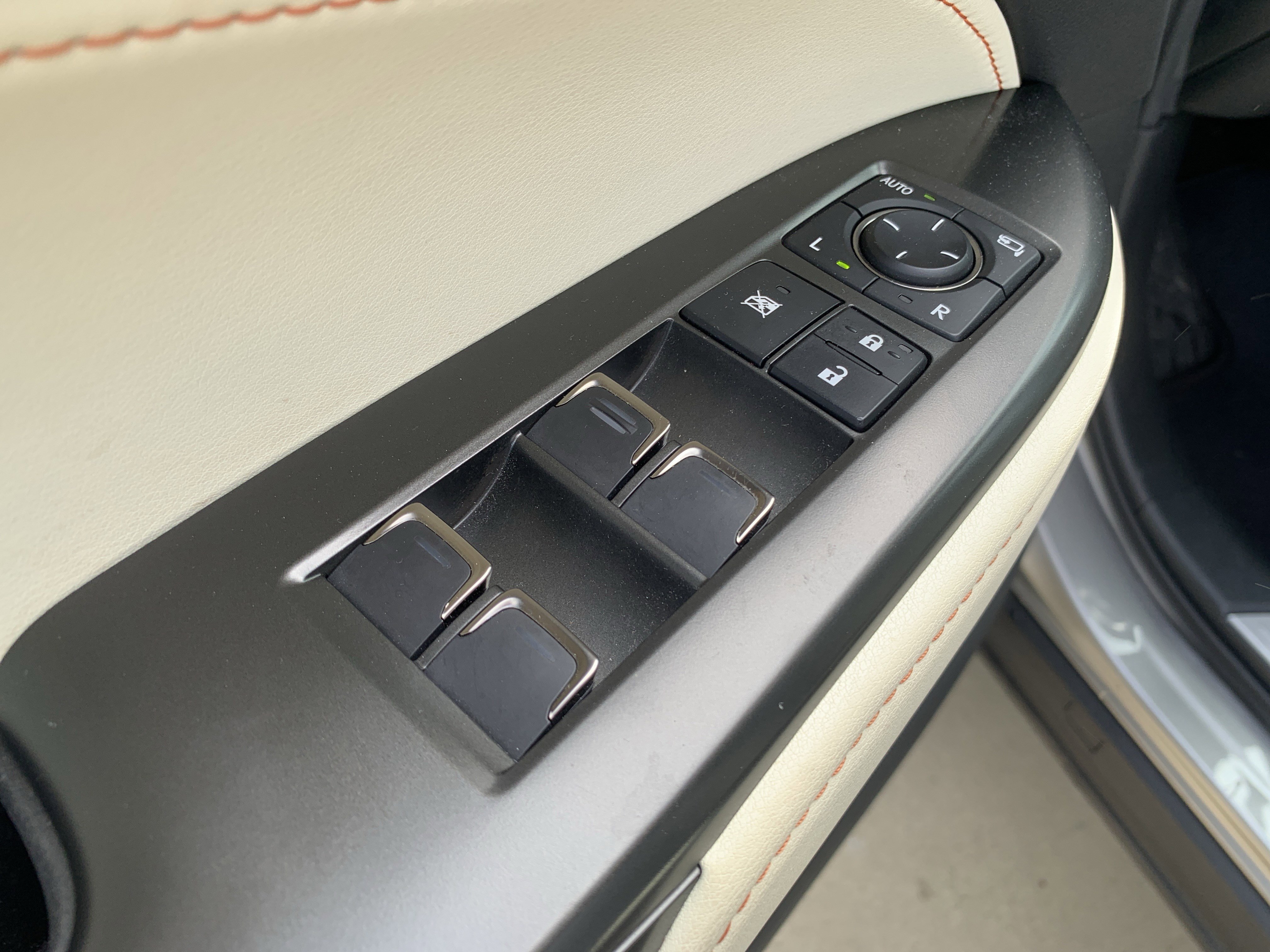 Used 2024 Lexus NX 250 FWD w/ Towing Package (2000 Lbs) image 15