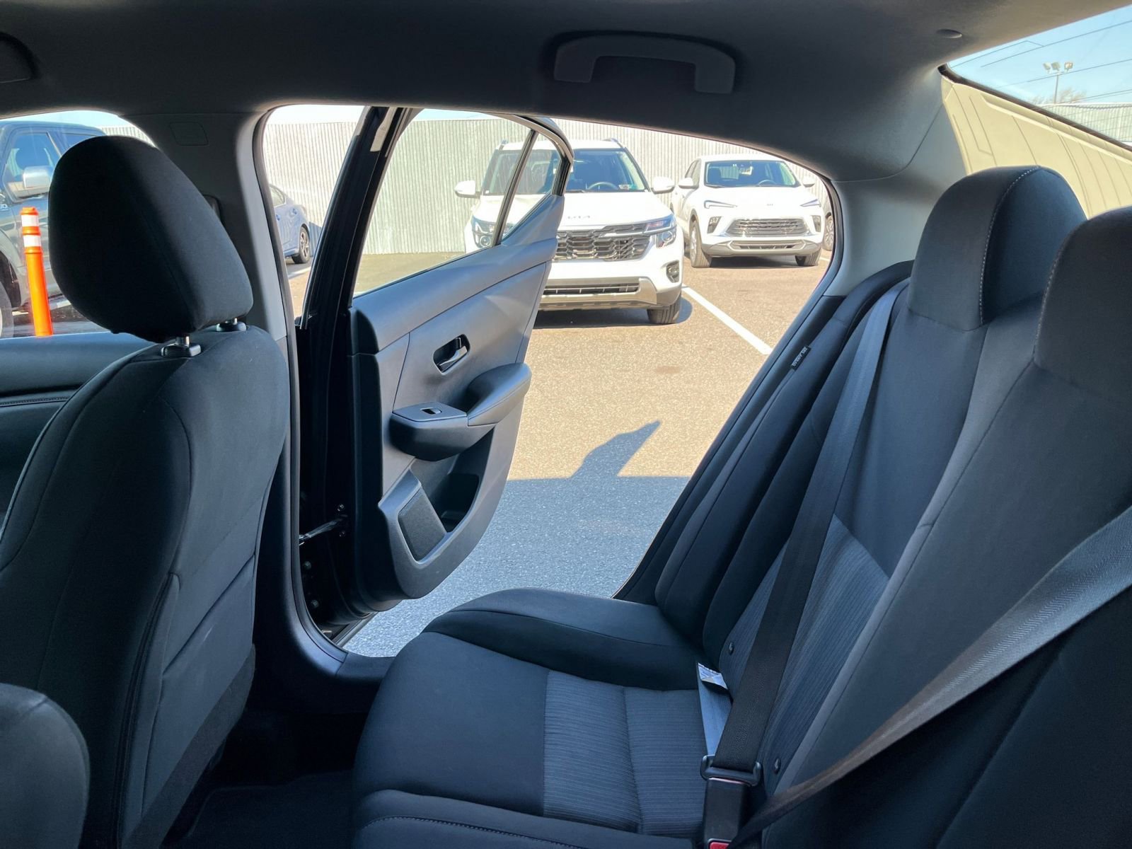 Used 2025 Nissan Sentra SV FWD image 38