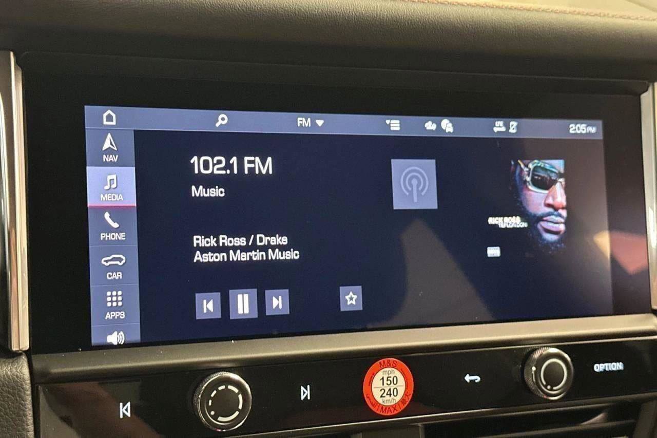 Certified 2025 Porsche Macan image 64