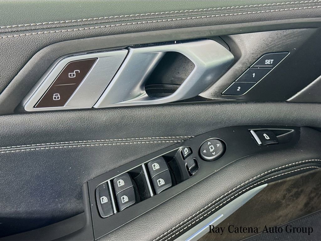 Used 2024 BMW X5 xDrive50e image 18