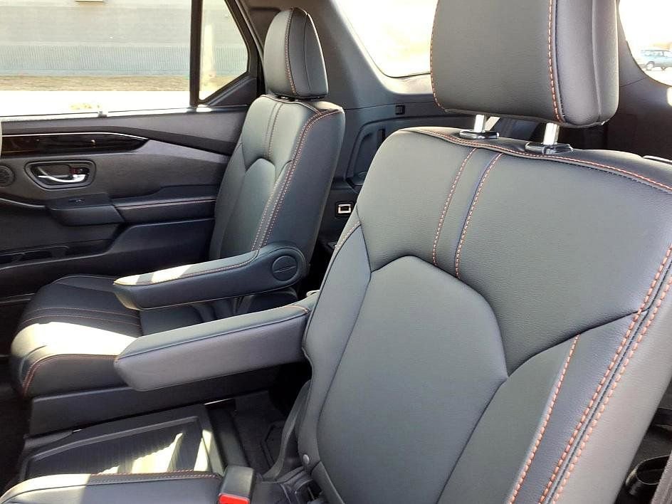 Used 2025 Honda Pilot TrailSport image 20