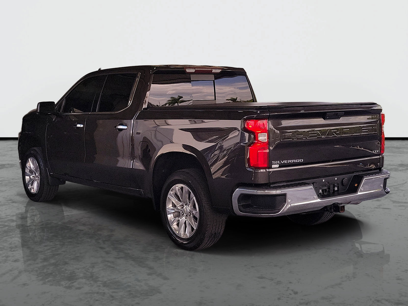 Used 2021 Chevrolet Silverado 1500 LTZ RWD image 3