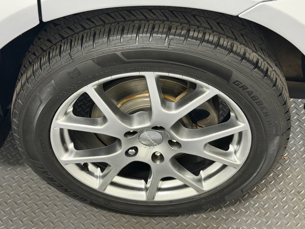 Used 2015 Dodge Journey R/T w/ Flexible Seating Group image 21