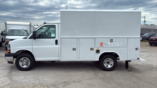 New 2025 Chevrolet Express 3500 w/ Power Convenience Package RWD image 5