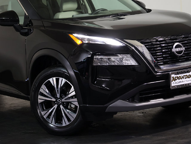 Used 2023 Nissan Rogue SV w/ SV Premium B Package FWD image 8