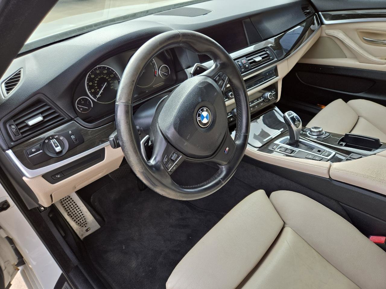 Used 2011 BMW 550i Sedan image 7