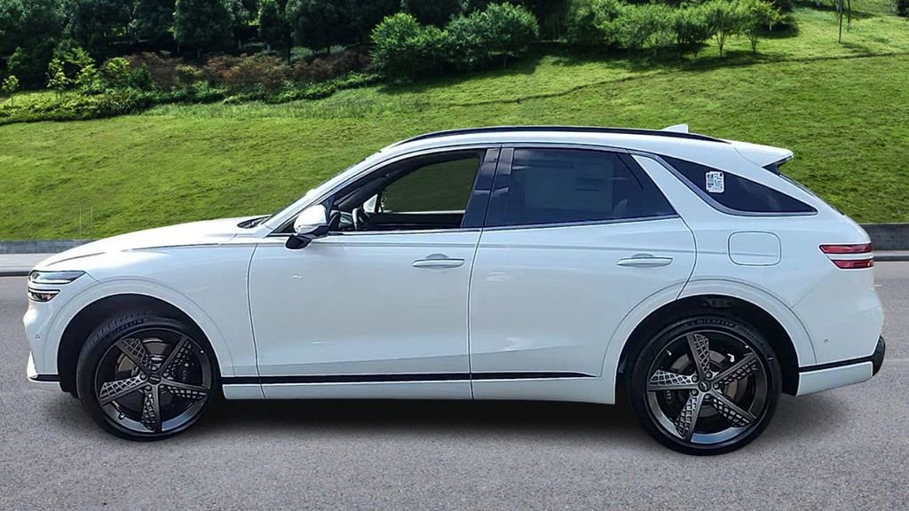 Certified 2025 Genesis GV70 2.5T Sport Prestige w/ Sport Prestige Package image 5