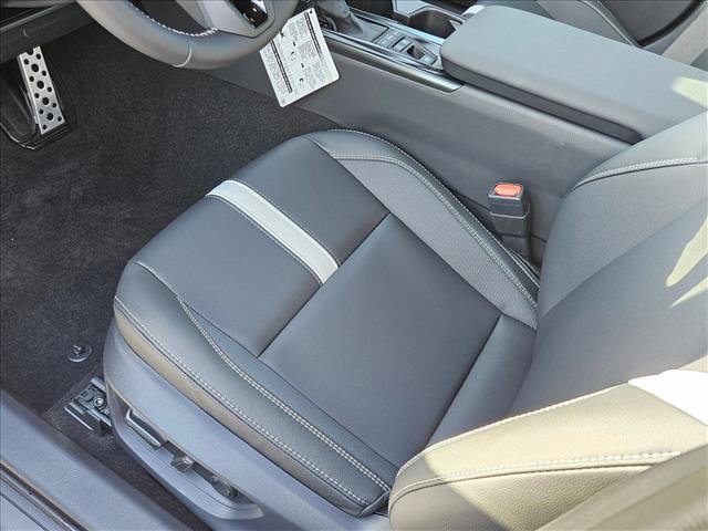 New 2026 Toyota Camry SE FWD image 4
